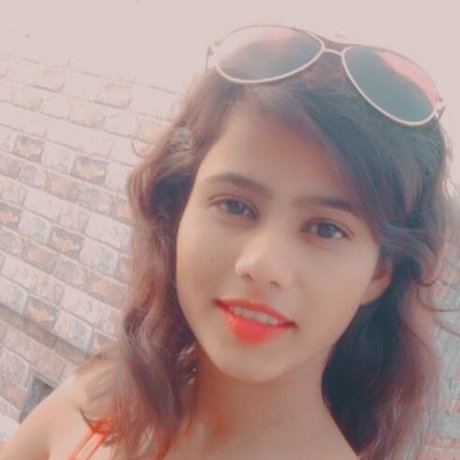 Shaniya 裸のモデル 画像