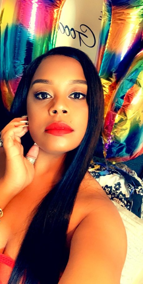 熟女のおっぱいオンリーファンズ ホット 写真