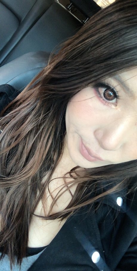 Yuri waifu アートモデル 画像