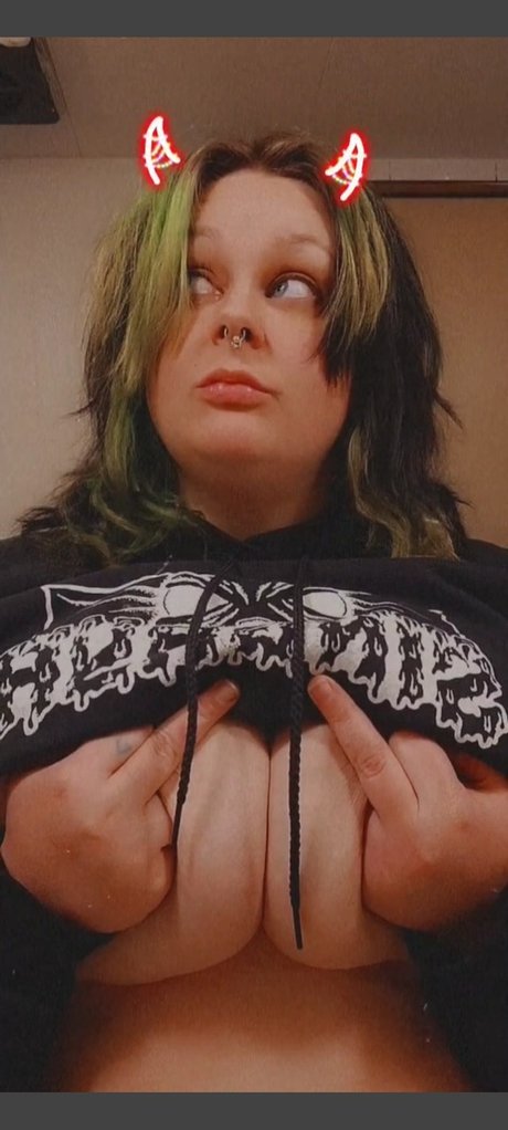 QueenSyn_ 高品質モデル 画像