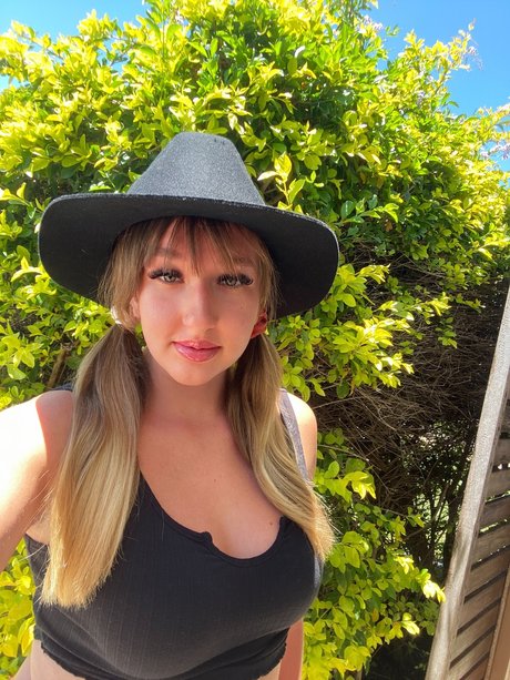 ニューハーフが男とセックスするオンリーファンズ ホットxxx 写真