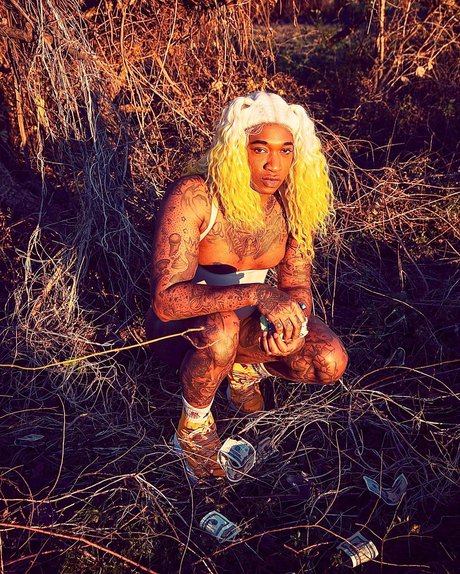 Sick sad world 素敵なポルノスター 写真