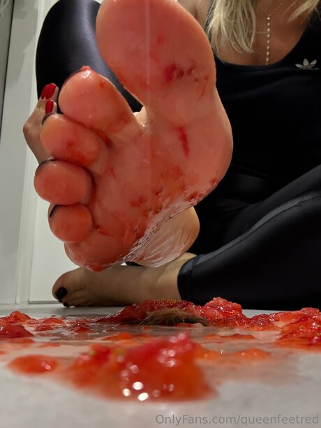 Queenfeetred アダルトスター 写真