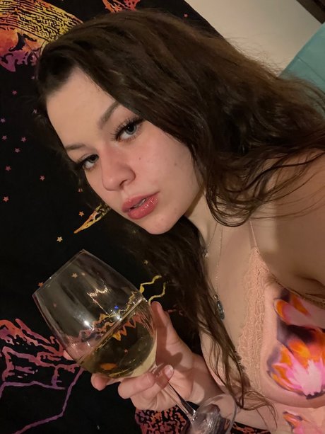 Queen Calixta 裸の女優 写真