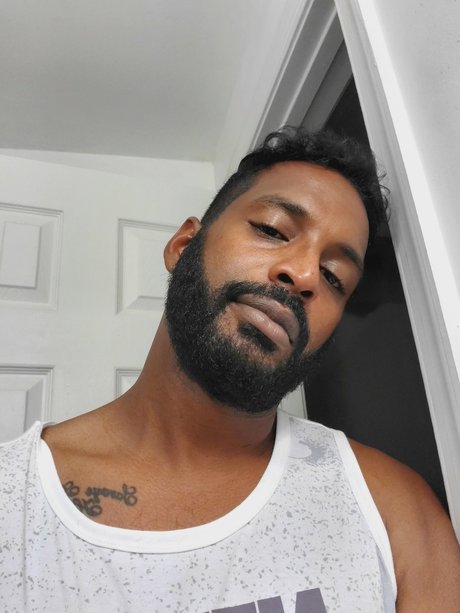 Deen Truth ポルノスター エロティック 写真