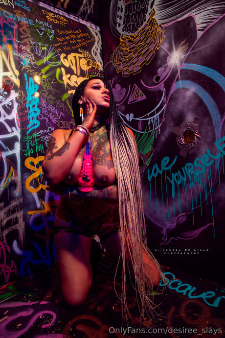 Desiree Slays 美しいモデル 写真