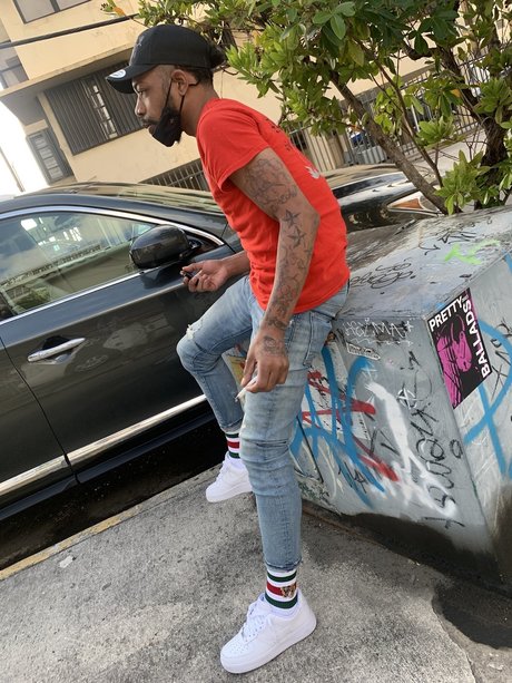 RaySinatraa ポルノスター 裸 画像