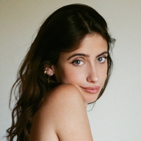 Raya Carmona ヌードのポルノスター 写真