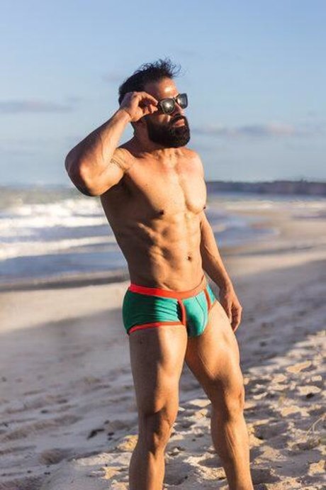 Renan Muscle Flex 美しいモデル 写真