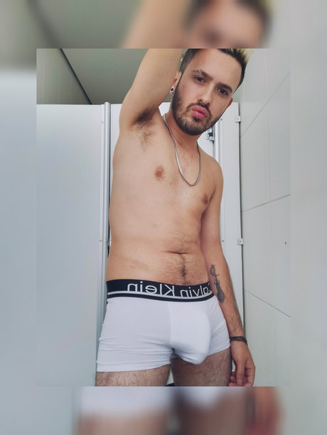 Roh Mineiro ヌードスター アーカイブ