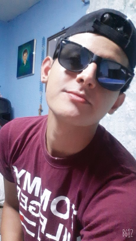 Rodrigo navarro トップモデル 写真