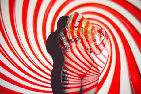 Ruby Tesla トップポルノスター 写真