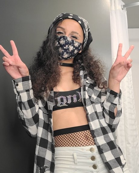 Rowan ヌードモデル 写真