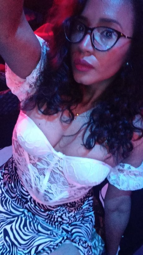 カーリーエボニーオンリーファンズ ホットセックス 写真