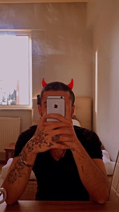 _ahin ポルノスター 高品質 ギャラリー