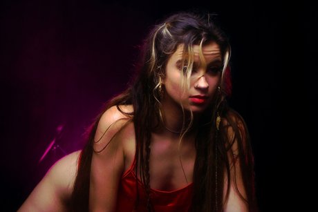 S A H A R A ホットなモデル 画像