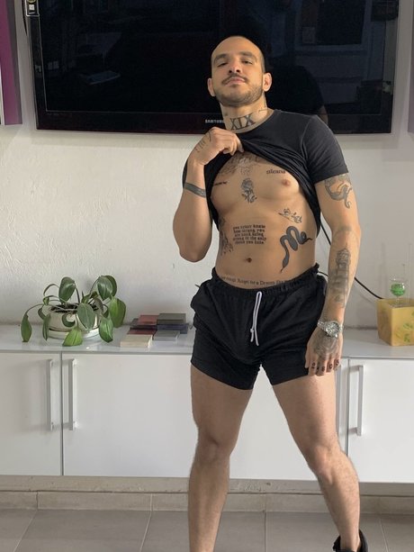 Sadosantos セックスポルノスター 写真