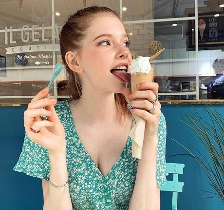 アマチュアセックスオンリーファンズ アート裸 写真