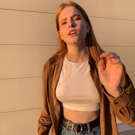 裸の女の子オンリーファンズ 無料エロ 写真