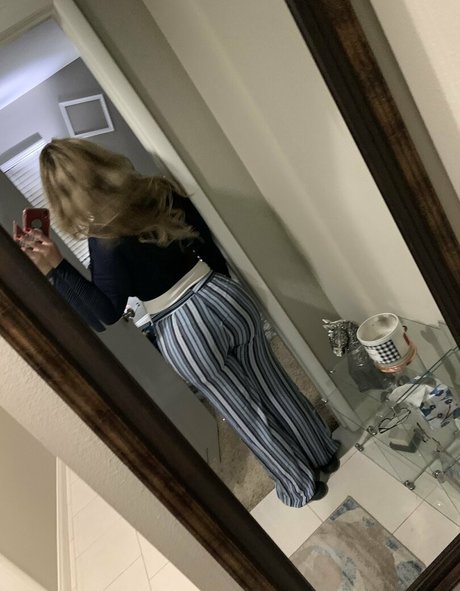 evanotty スター ヌード ギャラリー