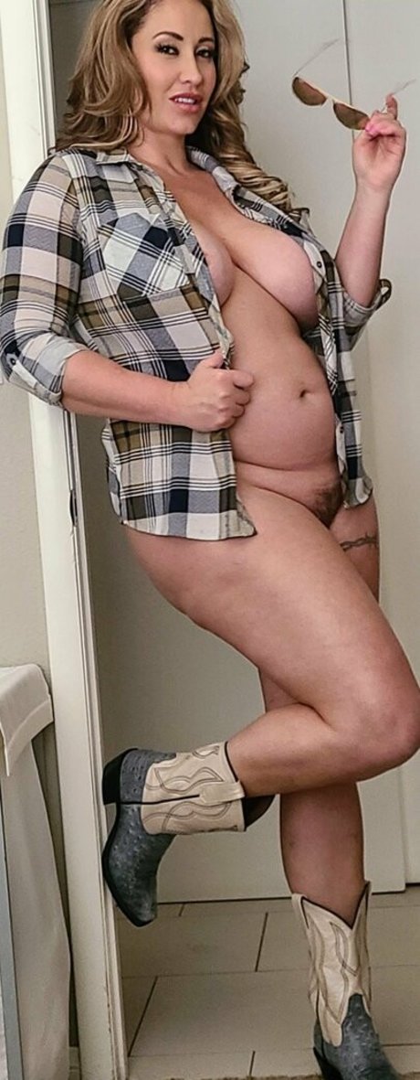 evanotty アダルト女優 画像