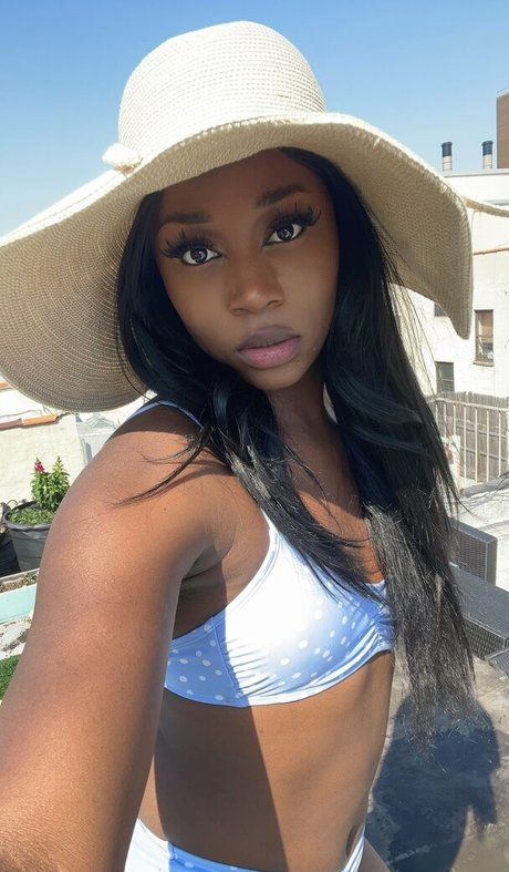 チェコのティーンズオンリーファンズ えろ ギャラリー