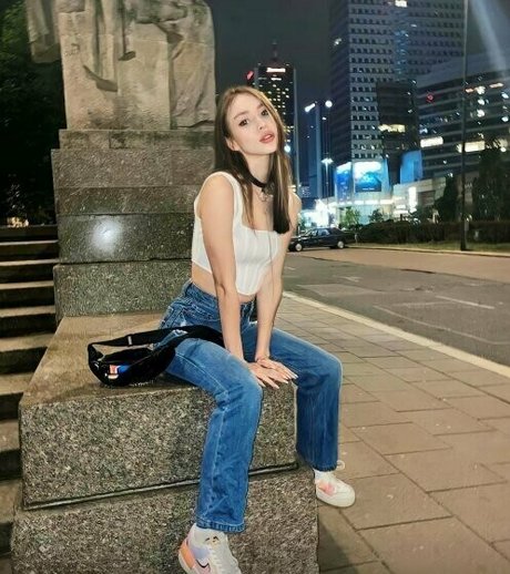 lerabigbabyass アダルトモデル 写真