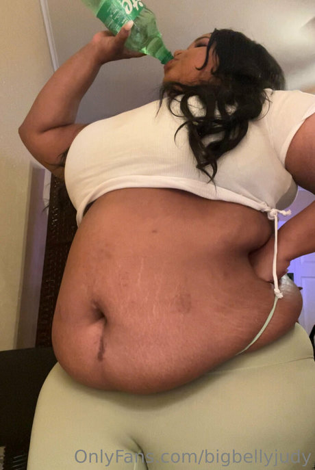 bigbellyjudy ポルノスター 写真