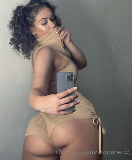 40歳のオンリーファンズ ポルノ 写真