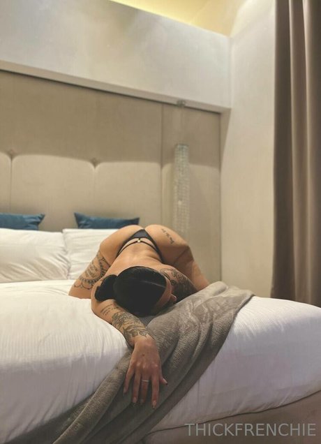 Thickfrenchie ポルノスター セクシー 写真