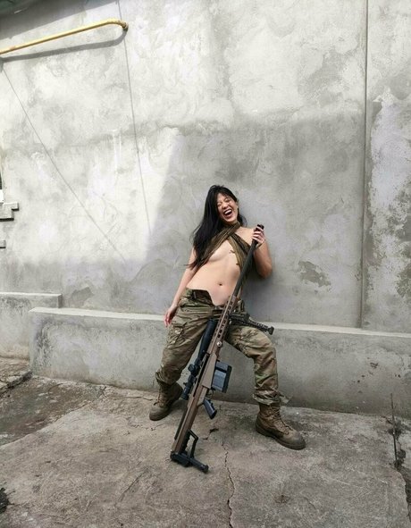 ワックスオンリーファン ポルノ 画像