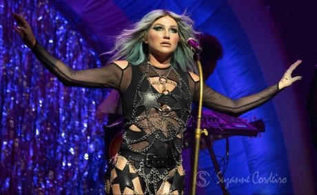 KeshaRose アダルトスター 写真