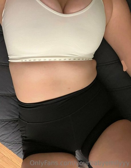 yourbabyemilyyy ポルノスター パーフェクト 写真