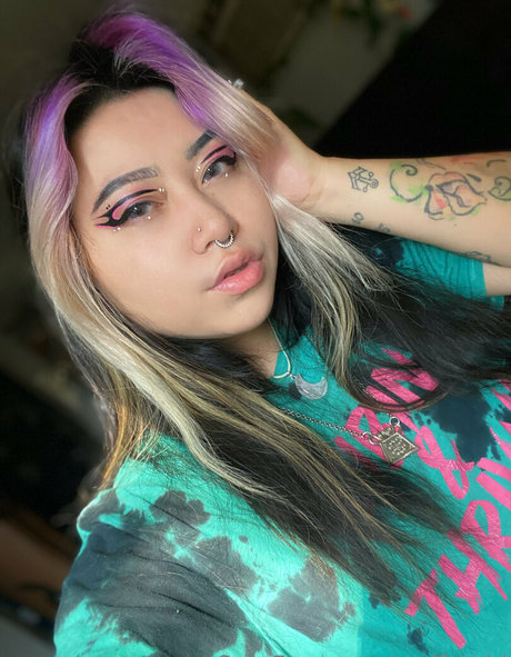 waifoodd 美しいスター 画像