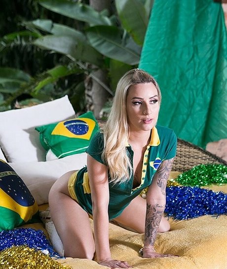 Jenifer Lol 無料のポルノスター ギャラリー