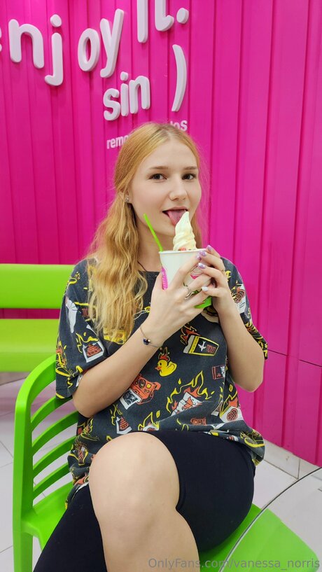 vanessa norris スター ギャラリー