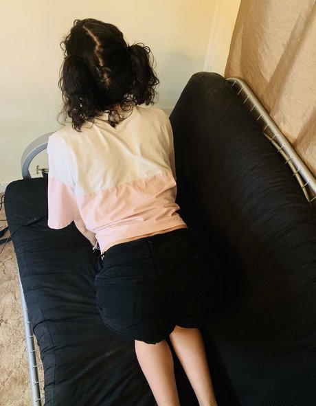 年配の熟女オンリーファンズ ホットヌード 写真