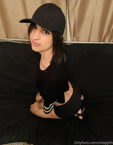 SheepIRL ポルノモデル 画像