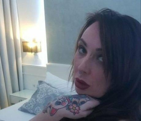 queenrainifree ポルノスター 画像