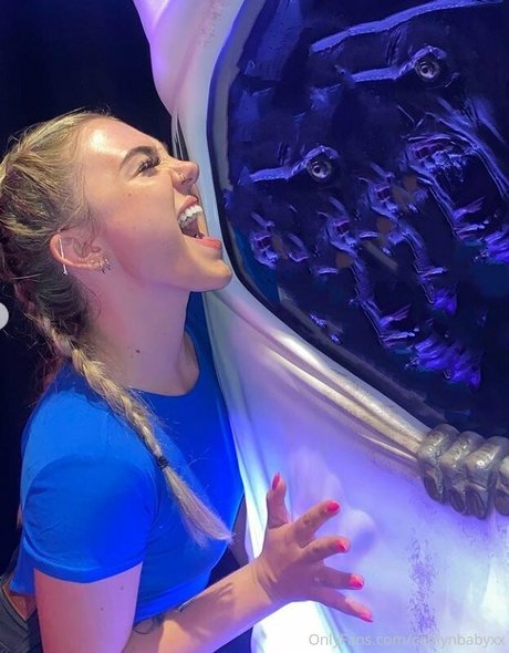 caitlynbabyxx セクシー女優 画像