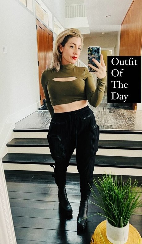 Rebecca Ford 美しいスター ギャラリー