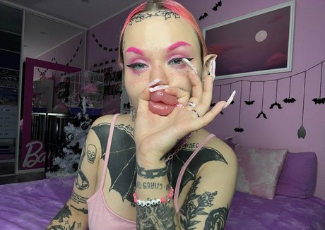 Nasty bimbo 素敵な女優 写真