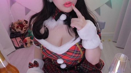 Ppomo ポルノスター ヌード 写真