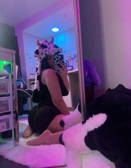 アジア人熟女オンリーファンズ セクシー 写真