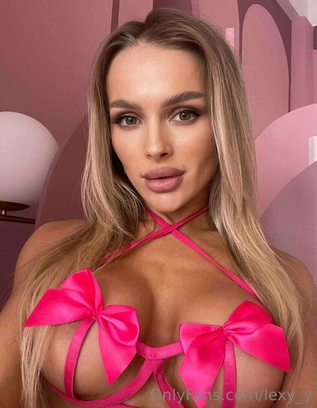 曲線美のランジェリーオンリーファンズ ホットポルノ ギャラリー