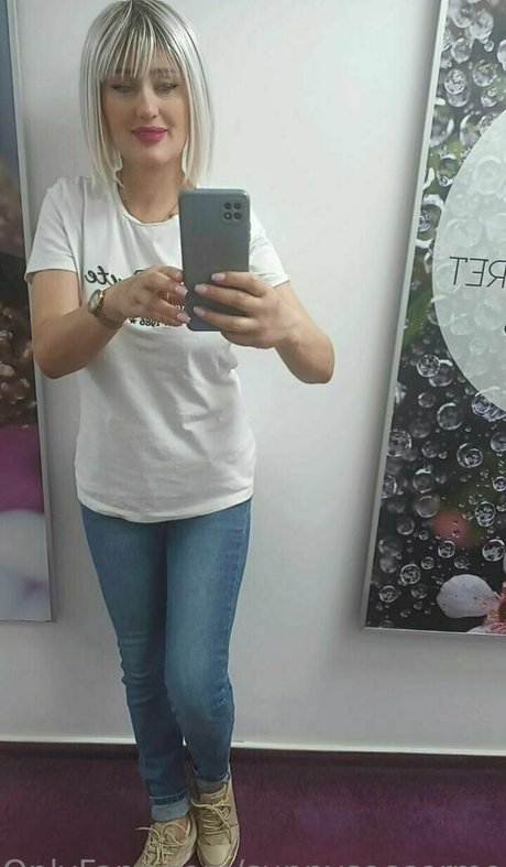 曲線美のxxx オンリーファンズ アートヌード 写真