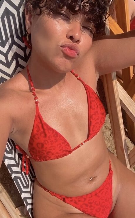 ビーチセックスオンリーファンズ ポルノ 画像