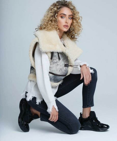 エボニートップオンリーファン アダルト 写真