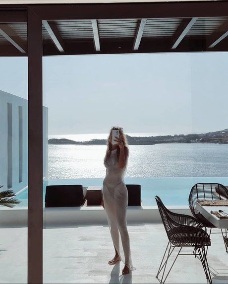 メコスジのオンリーファンズ セクシーヌード 写真