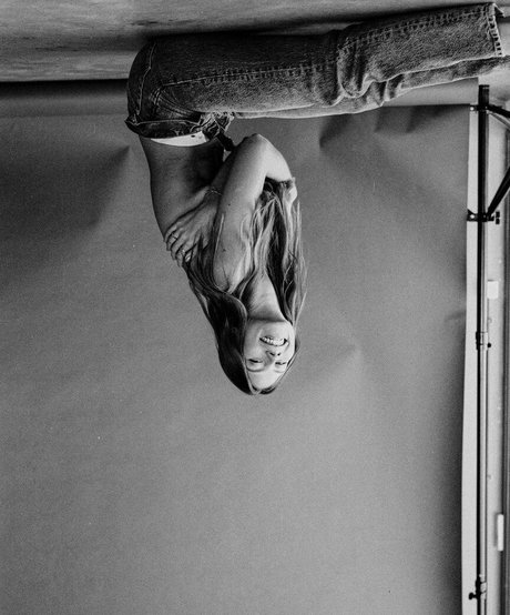 Yeela Frumkin ヌードスター 写真